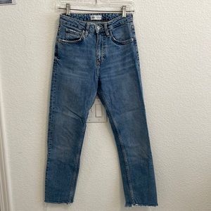 Zara slim/straight leg jeans US 2